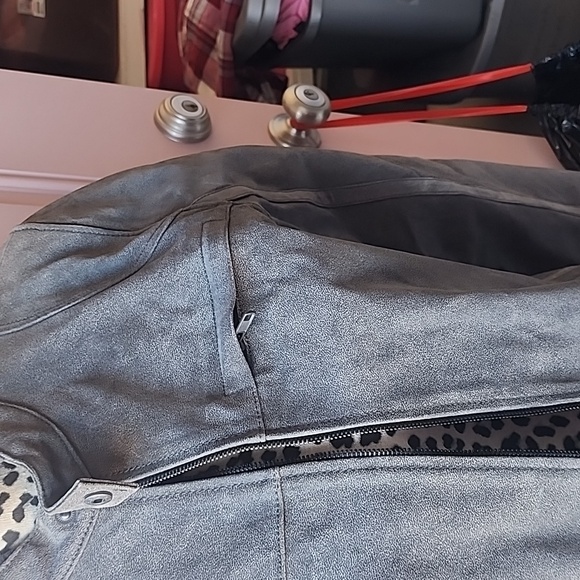 Jacket - Picture 2 of 3